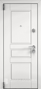 Белая металлическая дверь входная утепленная №27 - фото №2